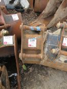 One excavator bucket Pin diameter: 40mm Pin gap: 180mm Pin center: 380mm Please note; This LOT is