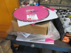 Selection of various sized discs and saw blades Please note; This LOT is located at Roadform