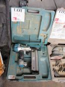 Makita pneumatic nailer Please note; This LOT is located at Roadform House, Milber Trading Est,