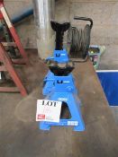 Two Draper 3 tonne ratcheting axel stands Please note; This LOT is located at Roadform House, Milber