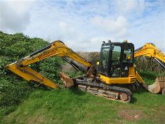 JCB 86C-2 8.6-tonne conventional tail swing midi excavator SN: JCB8ADA1HL2735597 Hours: C. 5592.6
