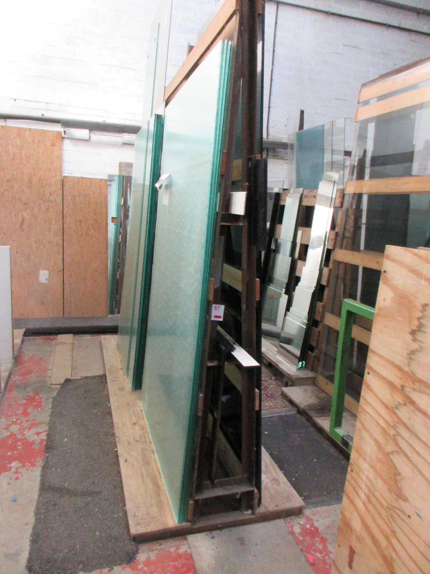 Static metal frame double sided glass rack, 3100 x 900 x H:2500mm - Image 2 of 3