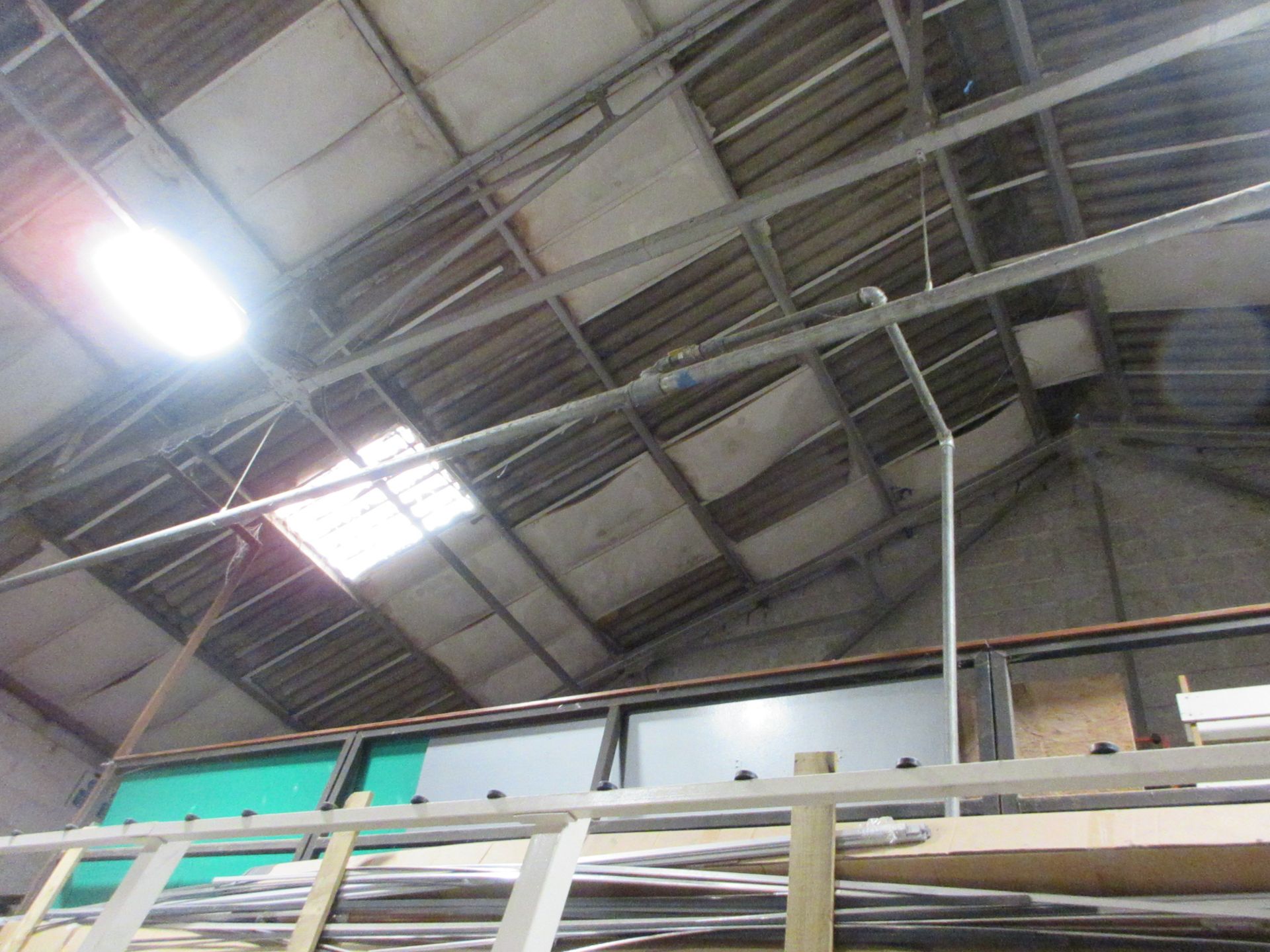 Quantity of consumable stock including aluminium struts, spacers, joiners, flex keys, thermo - Image 18 of 20