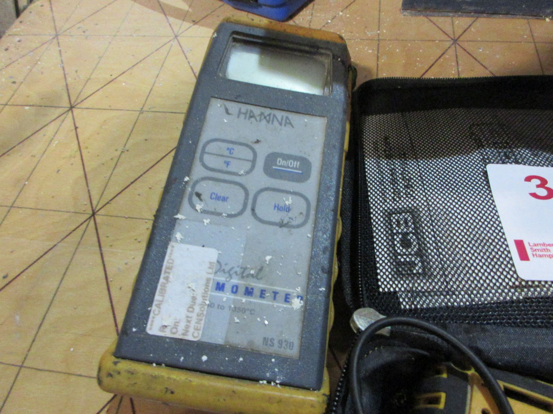 JCB cordless 12v screw driver, battery, charger and Hanna thermometer - Image 2 of 3