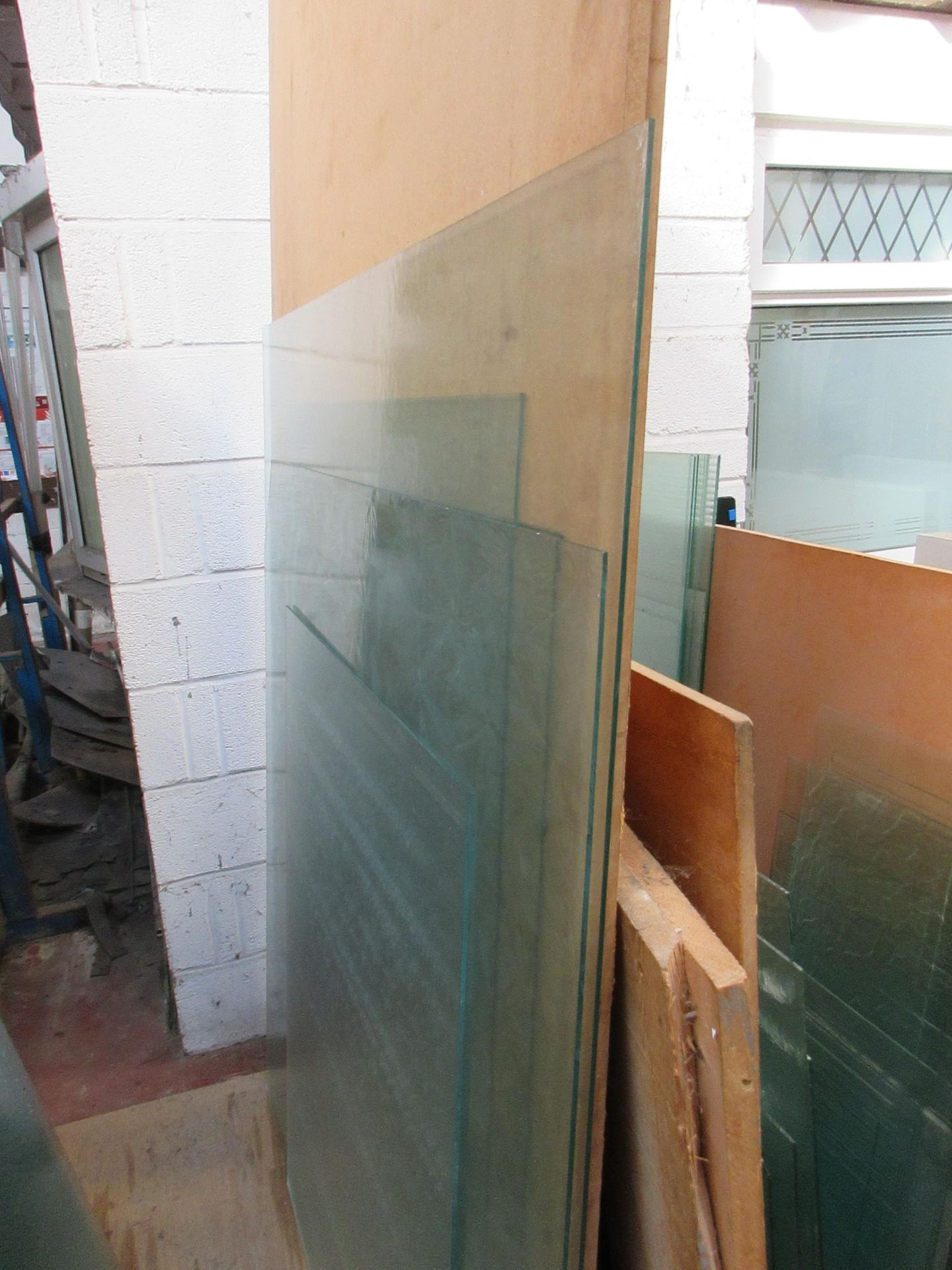 Assorted size and thickness clear and frosted glass, as lotted - Image 2 of 4