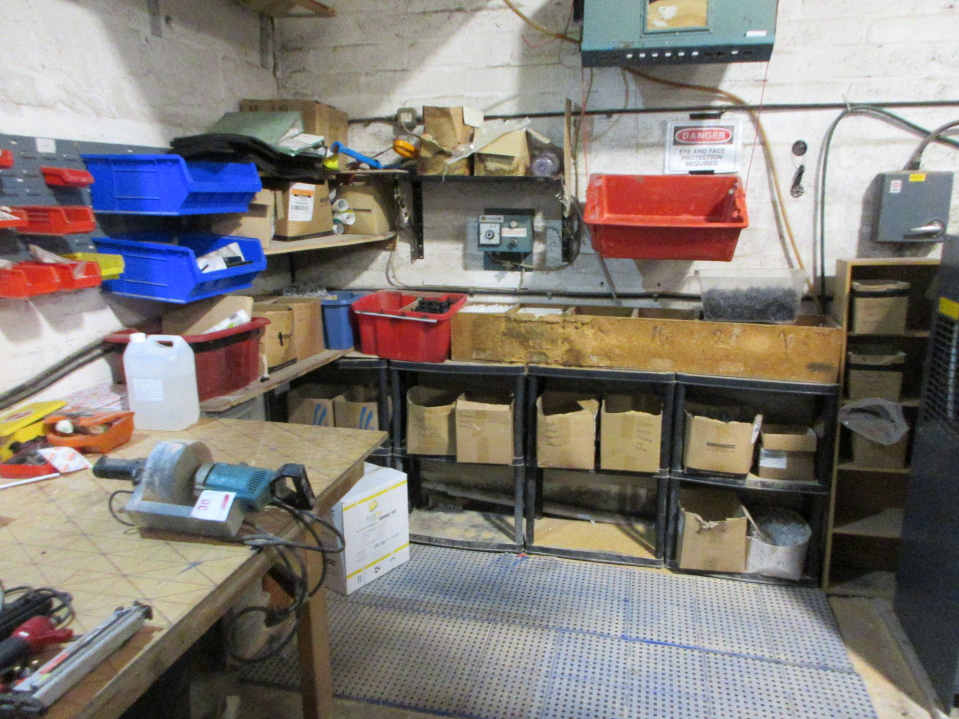 Quantity of consumable stock including aluminium struts, spacers, joiners, flex keys, thermo - Image 12 of 20