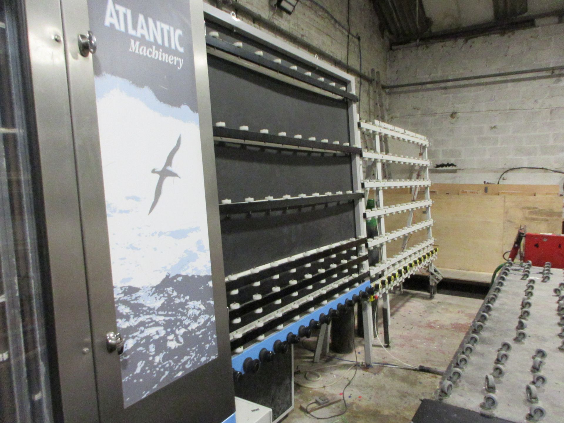 Atlantic Machinery Atlantic 6 pass through glass washer type 068, serial no. 3660 (2012) with 1950 x - Image 6 of 9