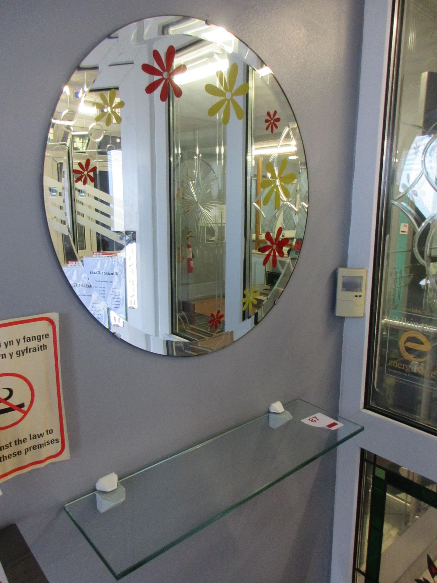 Clear circular mirror, dia. 600mm 1 x glass shelf, 600 x 180mm