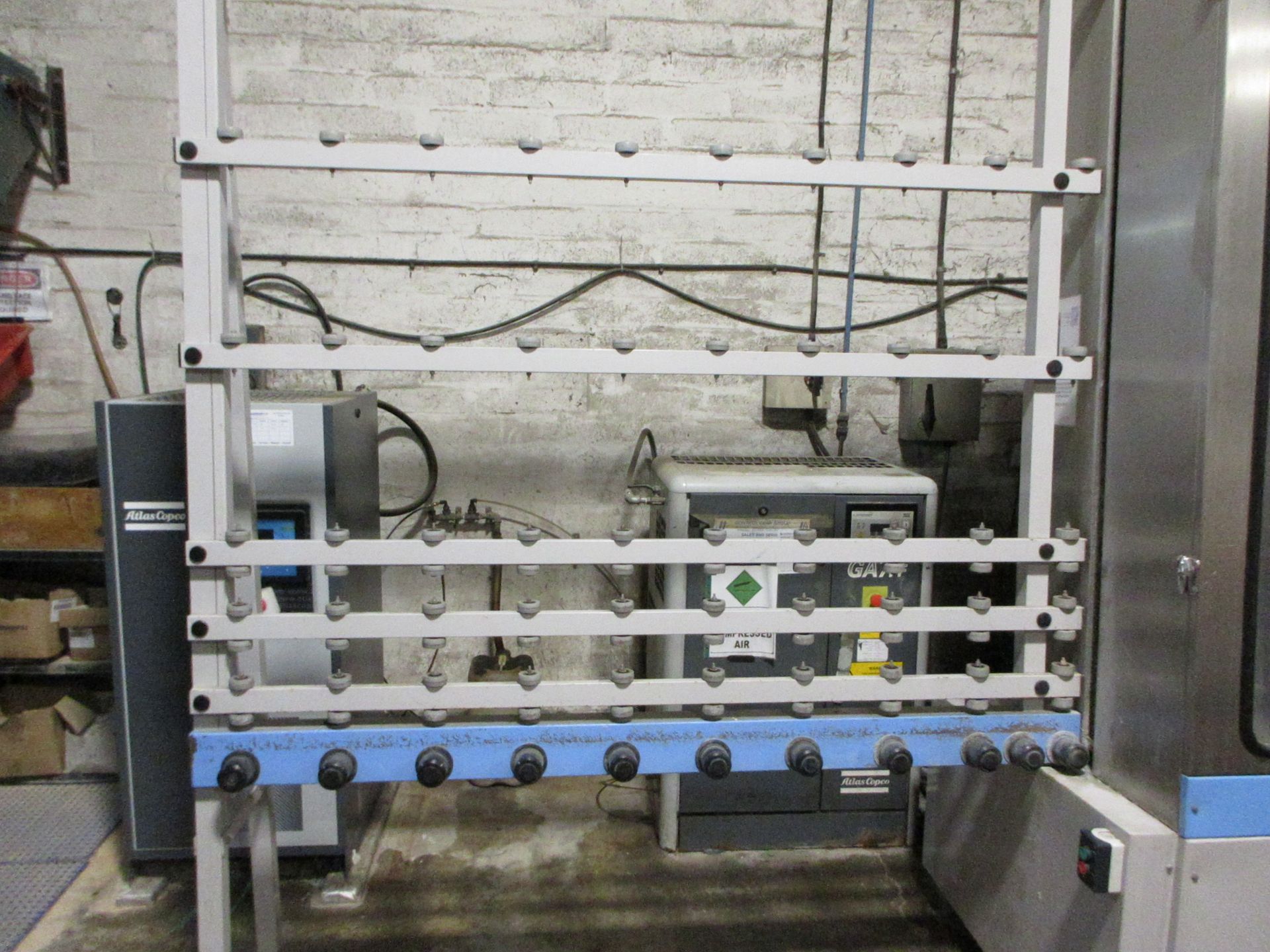 Atlantic Machinery Atlantic 6 pass through glass washer type 068, serial no. 3660 (2012) with 1950 x - Image 5 of 9