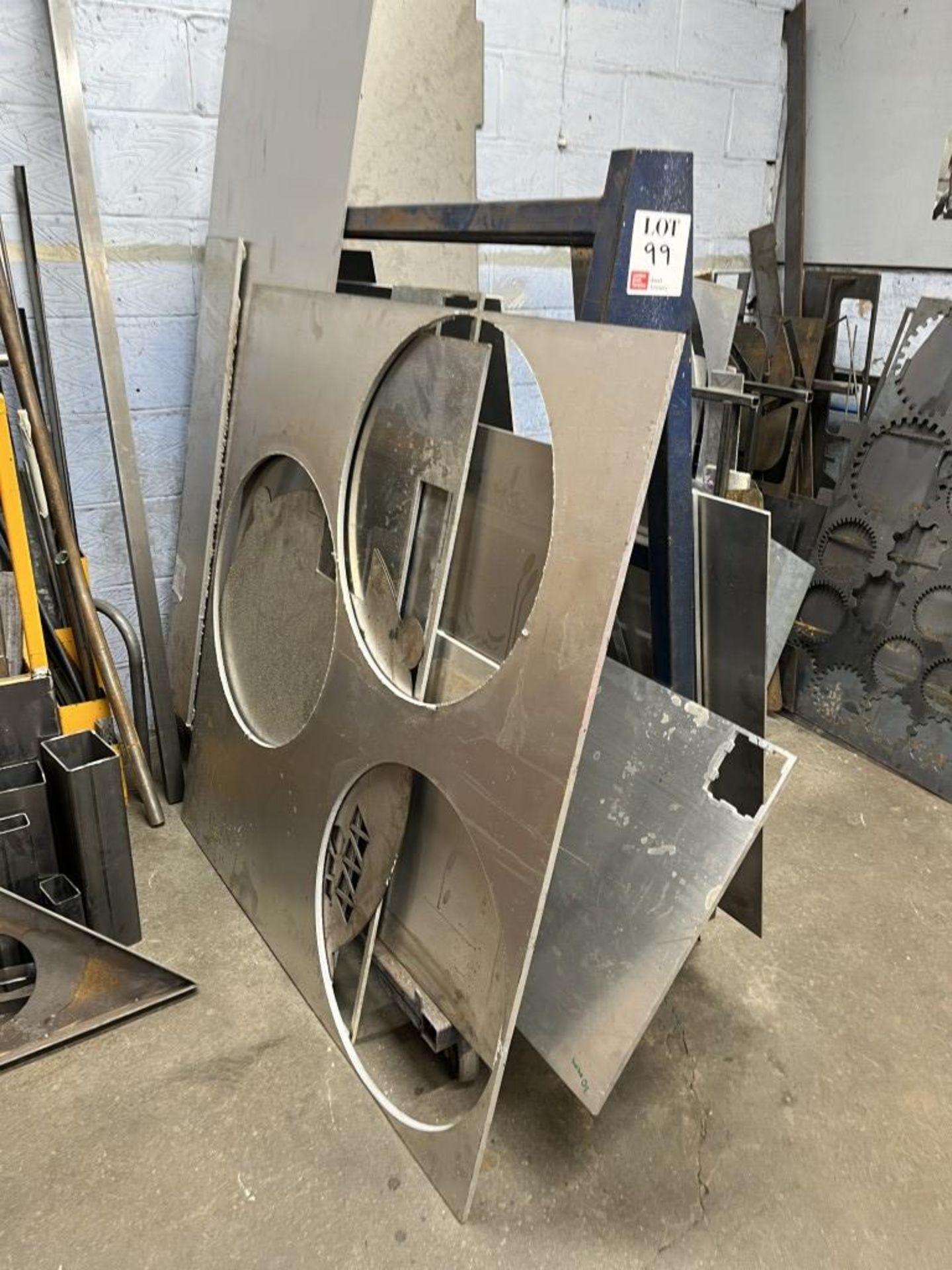 Quantity of various metal sheet off-cuts, pipe/tube etc - Image 3 of 10