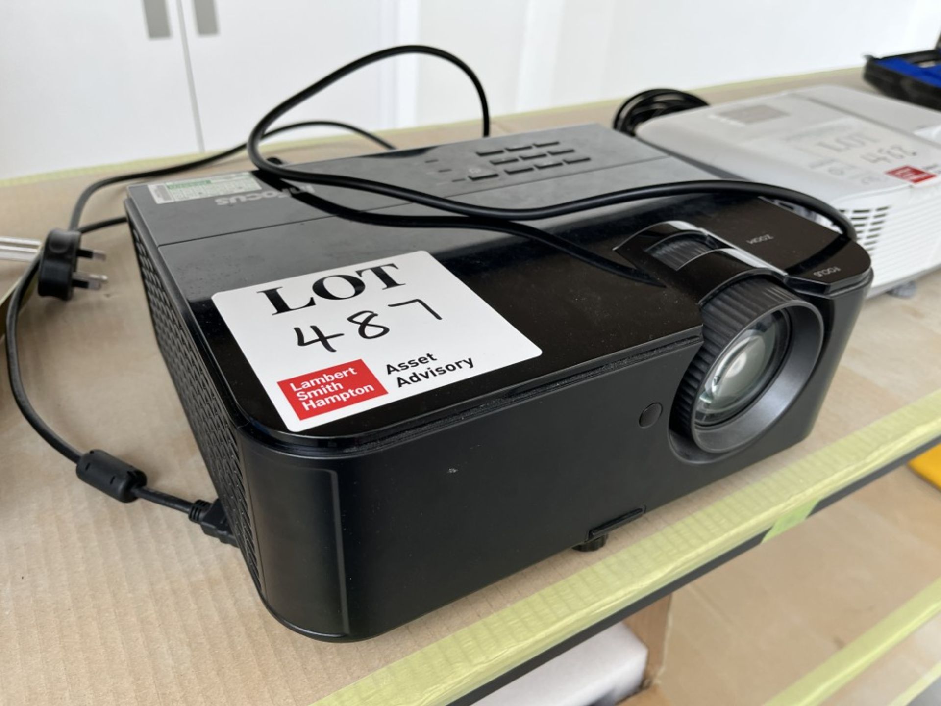 Infocus IN3128HD projector (2013) - Image 5 of 6
