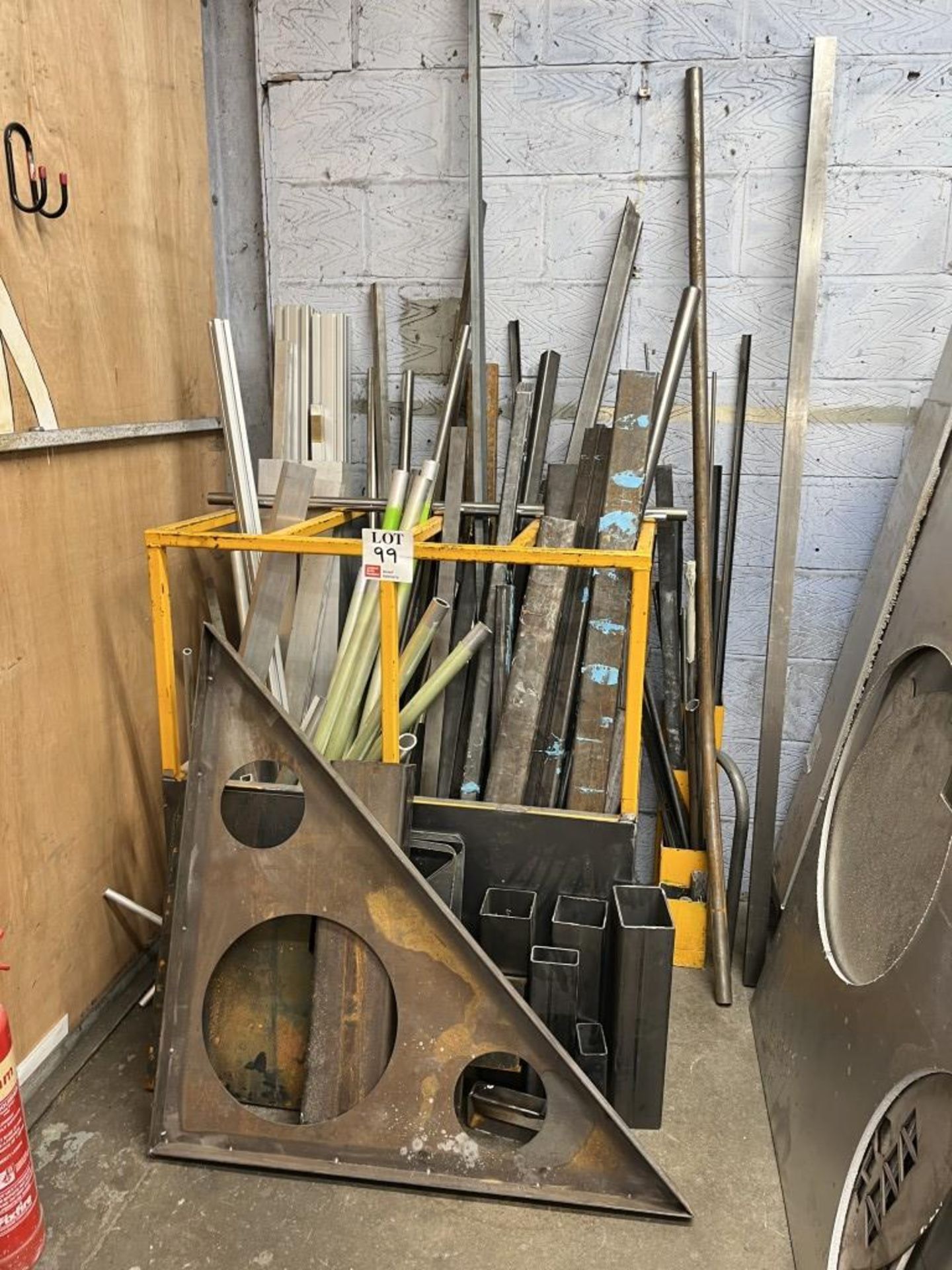 Quantity of various metal sheet off-cuts, pipe/tube etc - Image 2 of 10