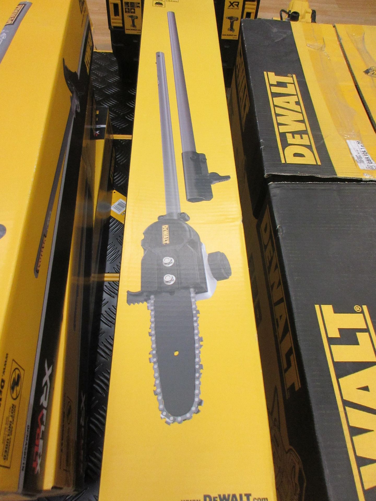 Dewalt XR Flexvolt DCMASP5N pole chain saw attachment - compatible with DCMAS5713, boxed