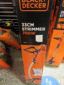 Black & Decker GL7033 700w 33cm strimmer, 240v, boxed