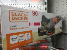 Black & Decker BEG010A5 710w 115mm angle grinder, 240v, boxed
