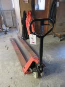 Warrior hydraulic long fork pallet truck, 2000kg, 2m