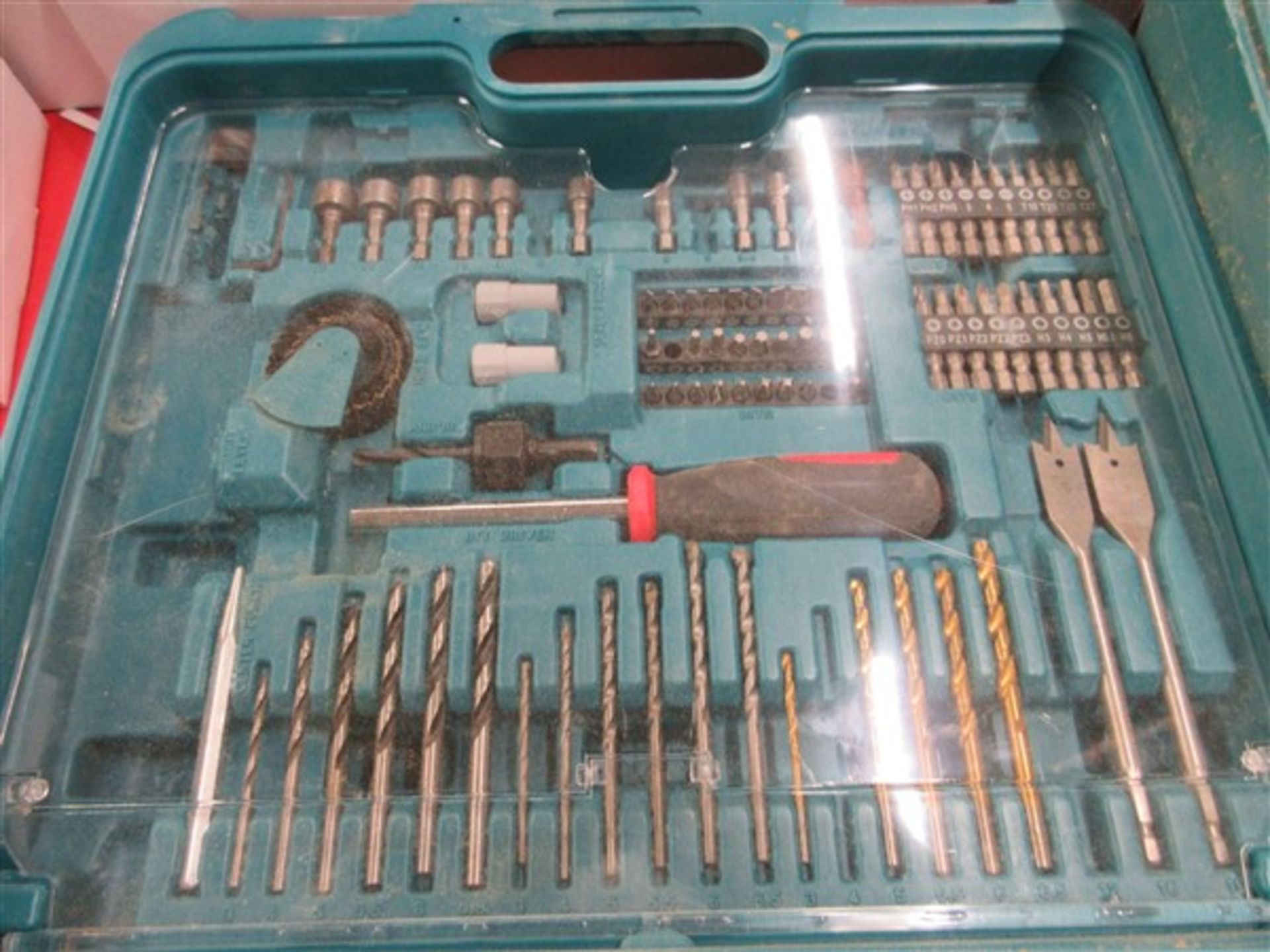 Makita BHP453 240v corded drill with one 3 amp battery, charger & drill bits - Image 2 of 3