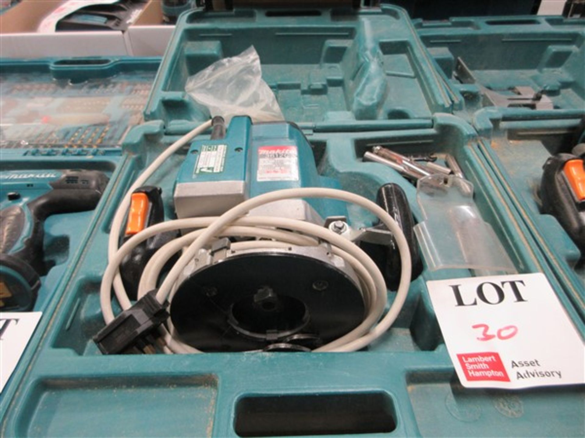 Makita 3612c 240v corded router with case - Image 2 of 3