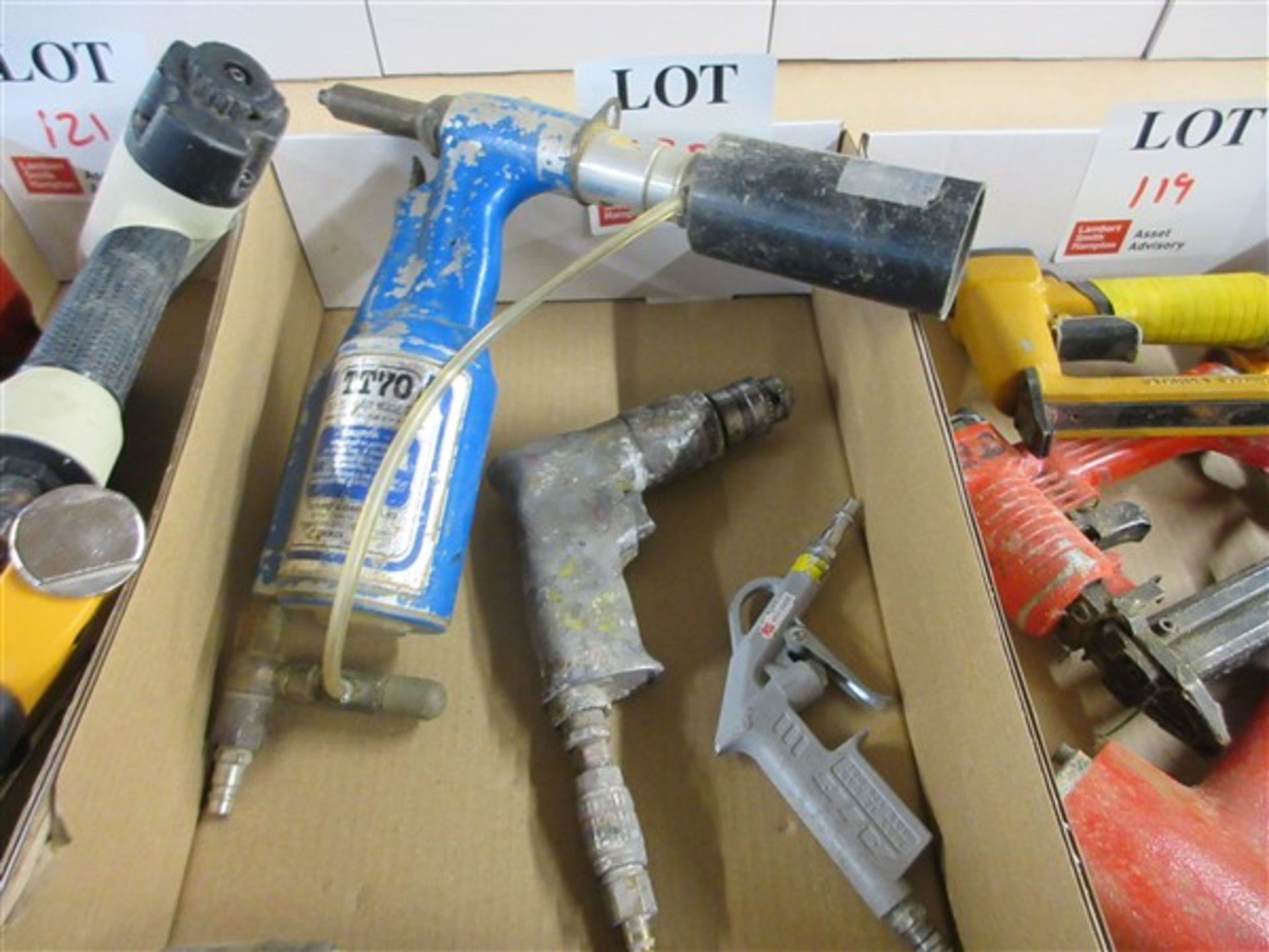 Four various pneumatic tools to include nailer, rivet gun, drill & gun - Image 2 of 3
