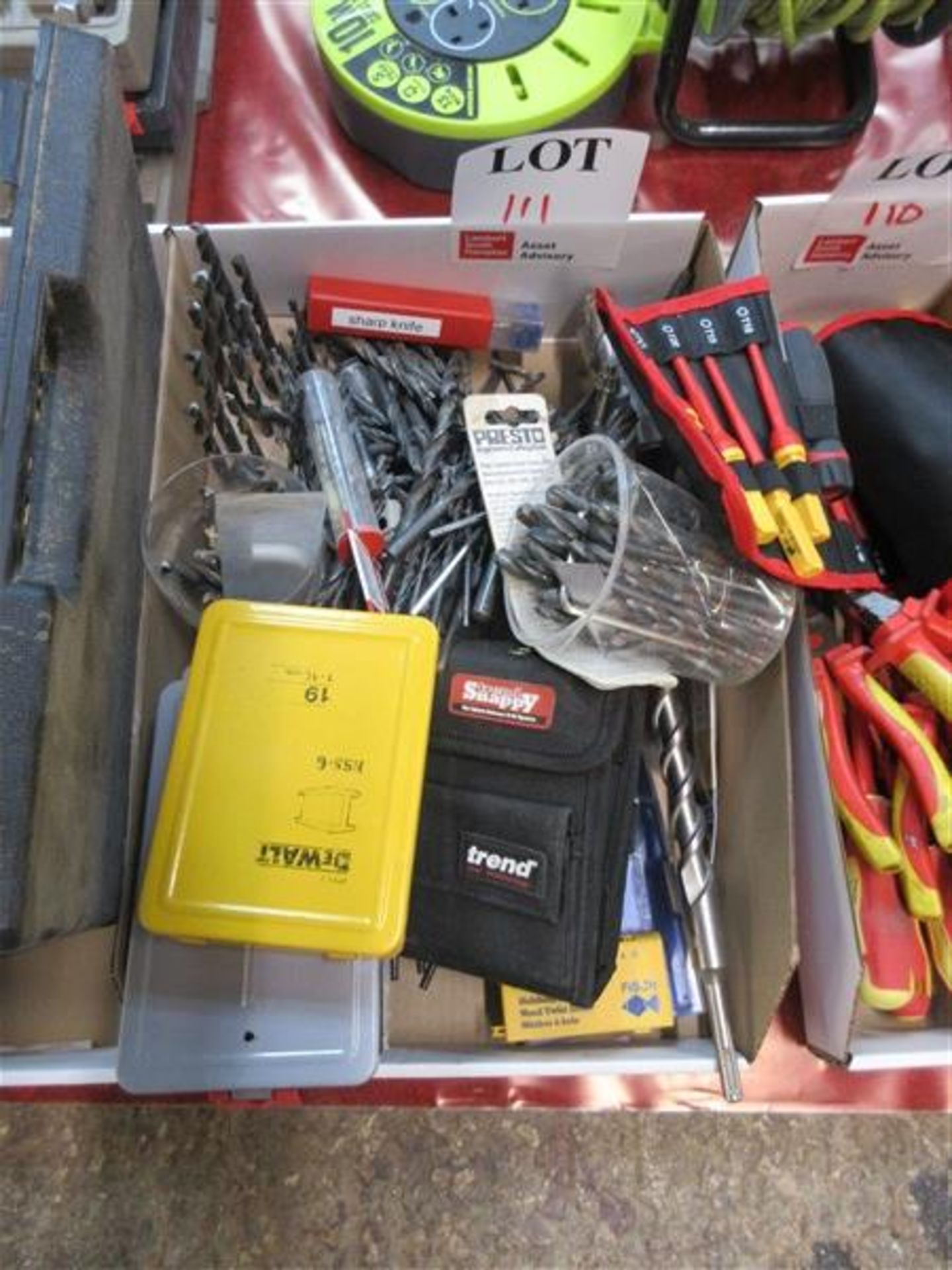 Selection of various sized drill bits - Image 2 of 3