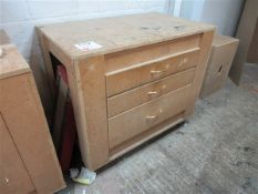 Wooden framed mobile workstation (excluding contents) height 880 x width 1000 x depth 600mm