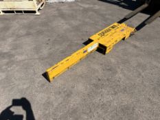 Forklift lifting crane Jib SWL 1000kg (Yellow) LOLER: This lot has no record of Thorough
