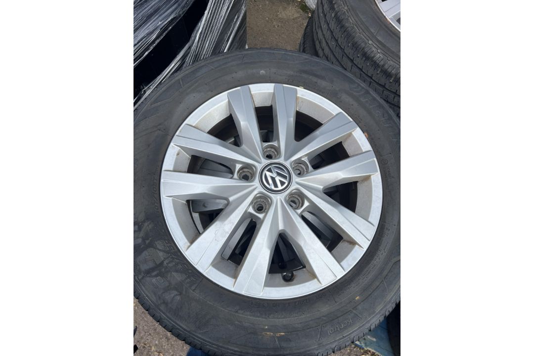Four Volkswagen T5 Transporter alloy wheels & Tyres 205/65 R16c - Image 5 of 7