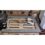 Digital platform weighing scale with display unit