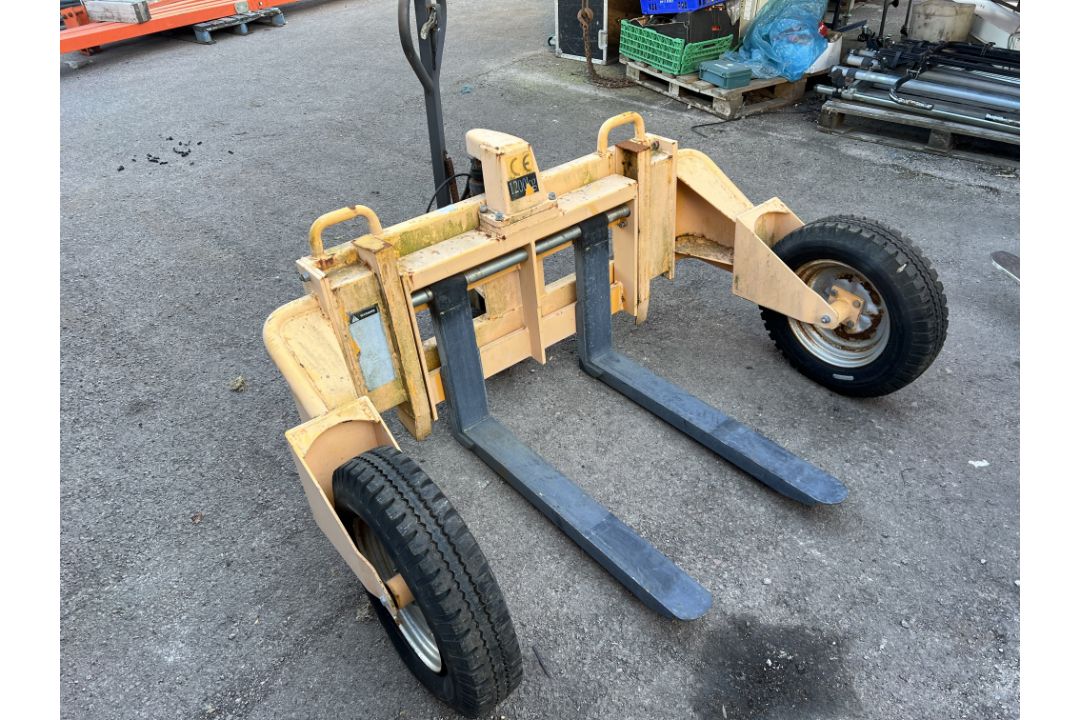 Offroad pallet truck - capacity 1200kg - Image 2 of 7
