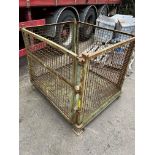 Heavy duty steel pallet stillage