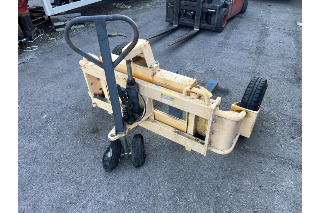 Offroad pallet truck - capacity 1200kg - Image 4 of 7