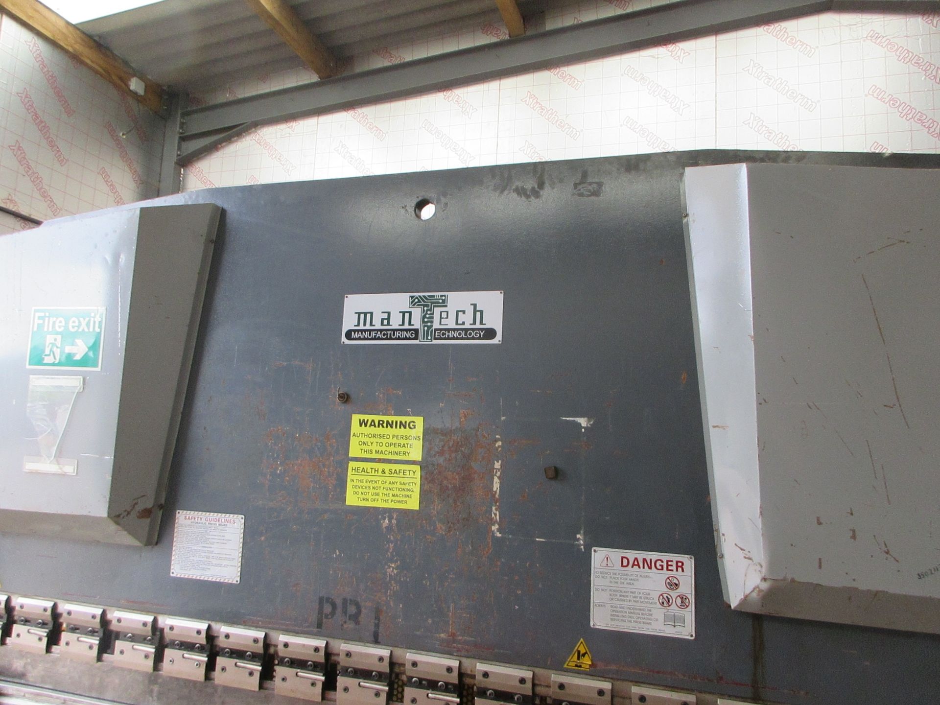 Man Tech HP32160 160 tonne hydraulic press break, serial no. W2007-108 (2009), width 3200mm with - Image 2 of 9