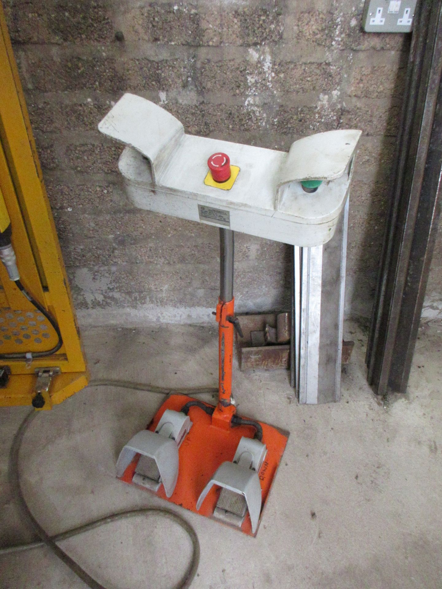 Man Tech HP32160 160 tonne hydraulic press break, serial no. W2007-108 (2009), width 3200mm with - Image 5 of 9