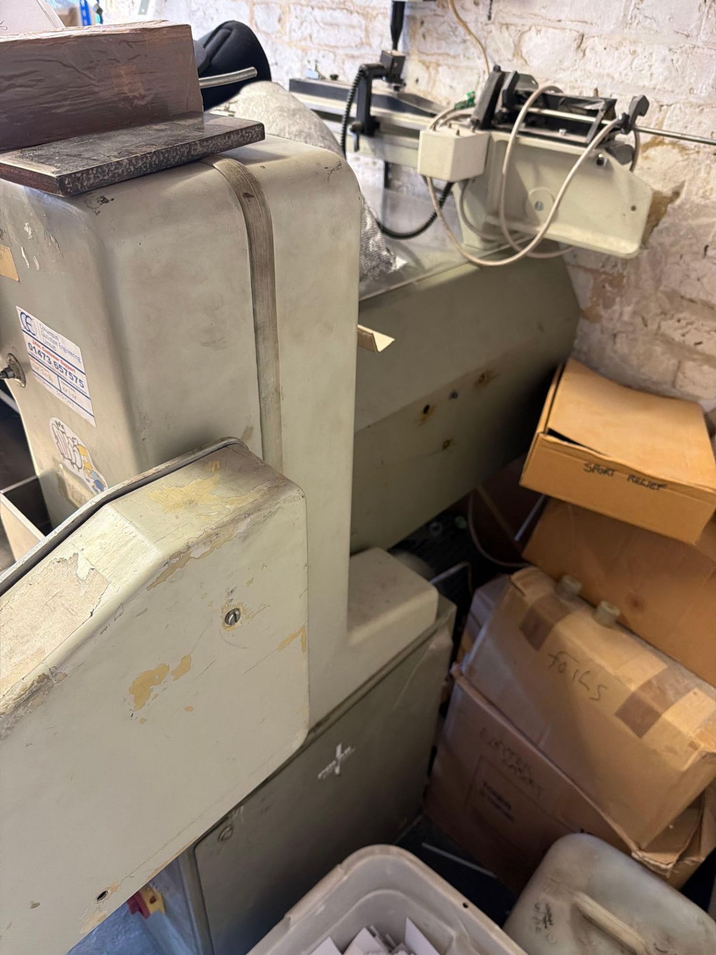 Polar Mohr EM55 hydraulic paper guillotine (1986)Serial Number: 5651397 1986Additional Information: - Image 3 of 6