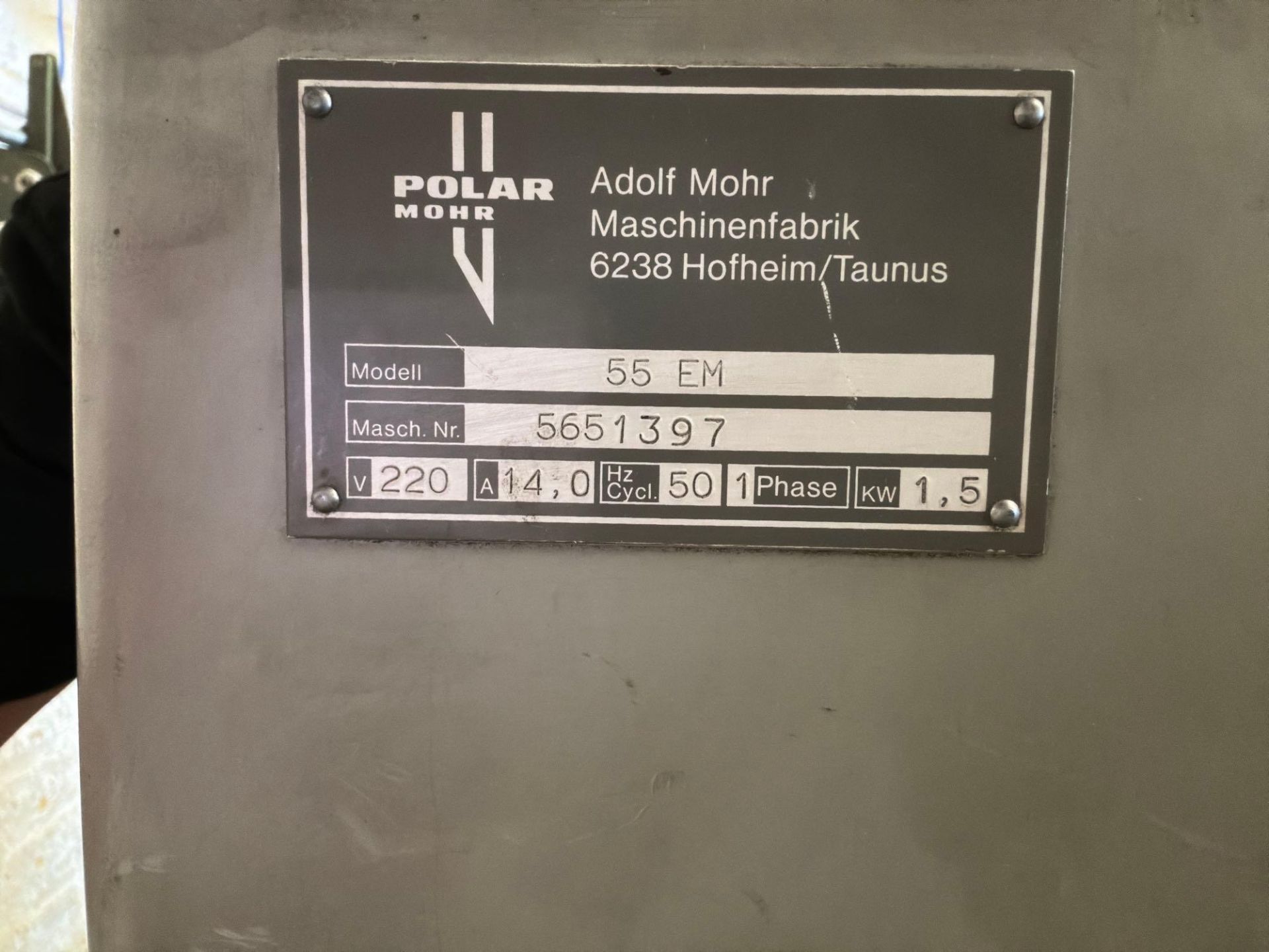 Polar Mohr EM55 hydraulic paper guillotine (1986)Serial Number: 5651397 1986Additional Information: - Image 5 of 6