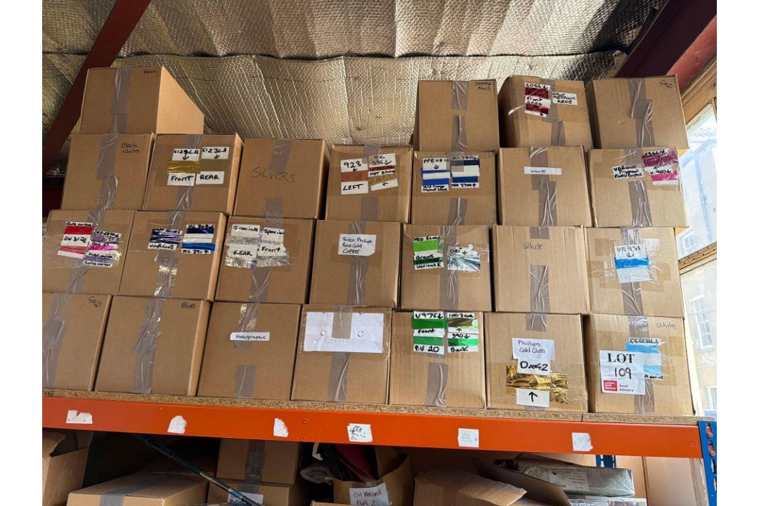 A large quantity c2000 plus of various colours including 3D, security foils, mainly Kurtz & Phillips - Image 1 of 2