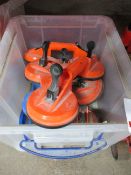 Quantity of glass suction cups