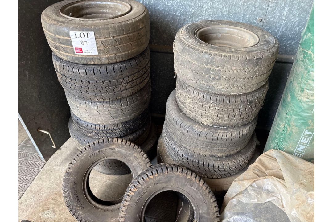 Twelve various trailer wheels and rims as lotted - Image 1 of 4