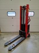 LiftMate VVE1000/3000 battery powered electric pallet stacker (2005)