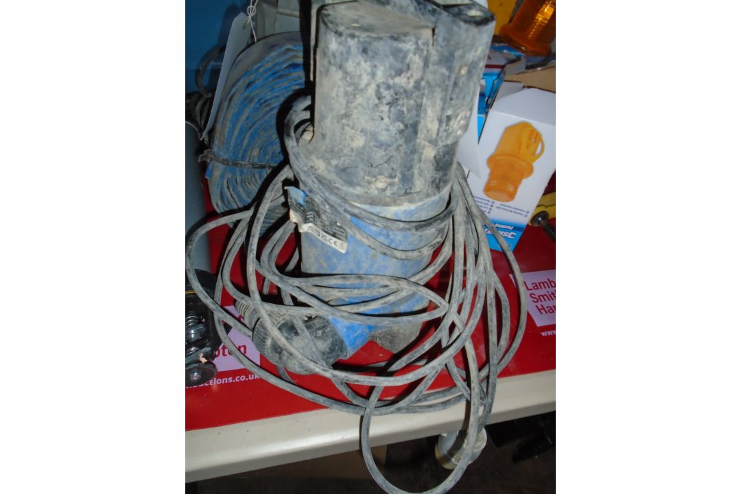 Draper submersible pump 110v