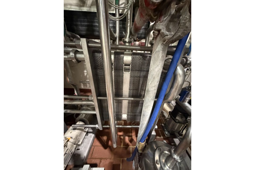 Cream Pasteuriser and Controls. 1x APV heat exchanger. APV liquid pumps. Surge pumps. Includes immed - Image 6 of 9