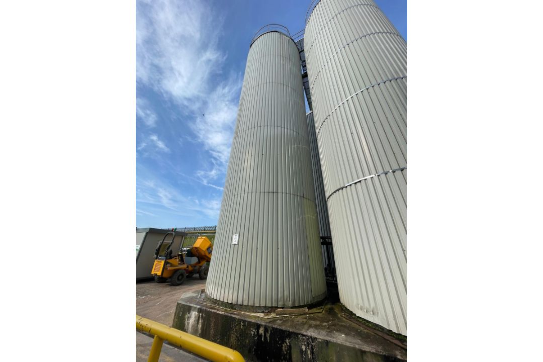 200,000 Ltr SS Silo (Ro Silo 4), no agitation, used for water storage, 4 x 16m, 10 Tonne, Insulated. - Image 4 of 6