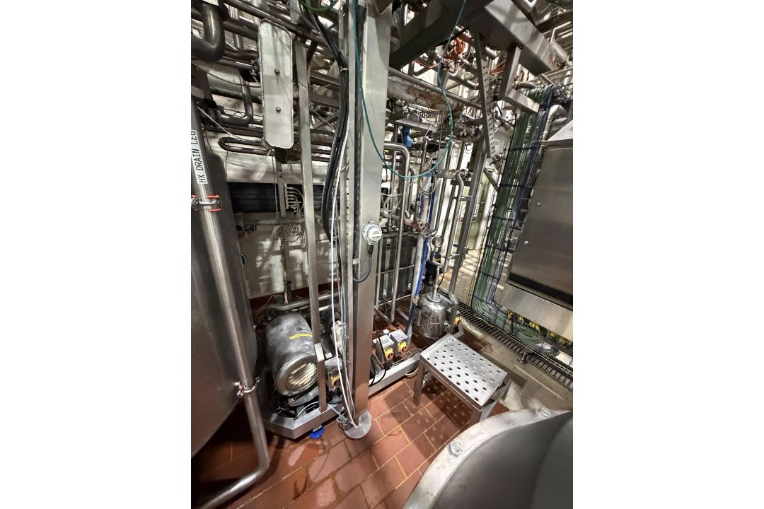 Cream Pasteuriser and Controls. 1x APV heat exchanger. APV liquid pumps. Surge pumps. Includes immed - Image 4 of 9