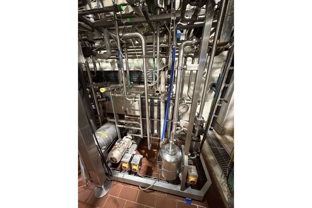 Cream Pasteuriser and Controls. 1x APV heat exchanger. APV liquid pumps. Surge pumps. Includes immed - Image 5 of 9