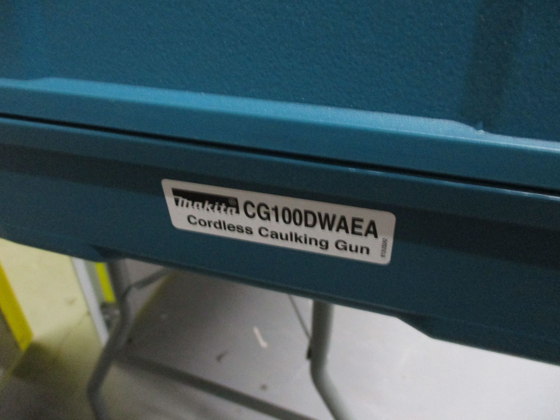 Makita CG100DWAEA 12V Cordless Caulking Gun Complete with (2) 12V Batteries & Charger (Unused) - Image 6 of 8