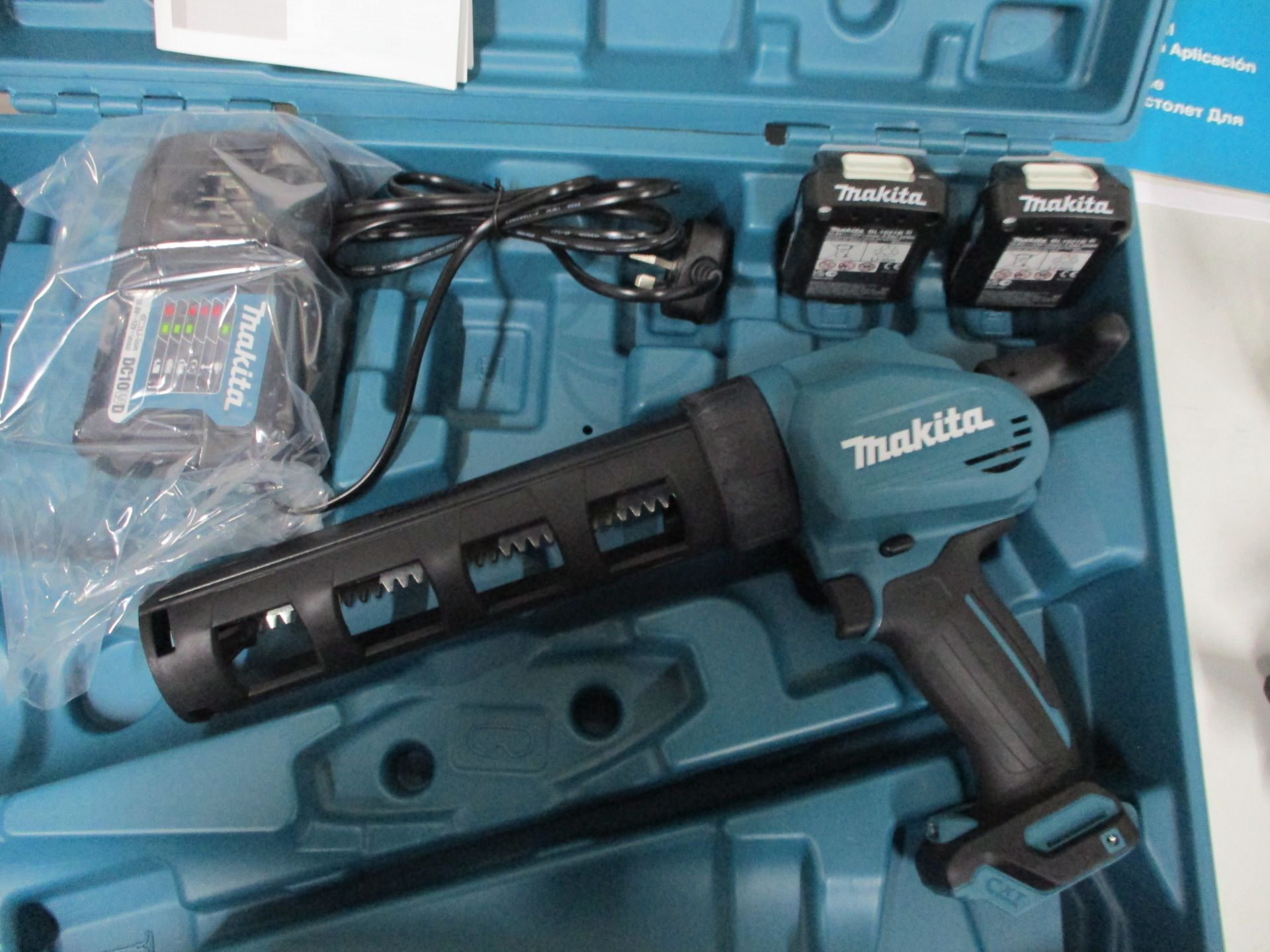 Makita CG100DWAEA 12V Cordless Caulking Gun Complete with (2) 12V Batteries & Charger (Unused) - Image 5 of 8