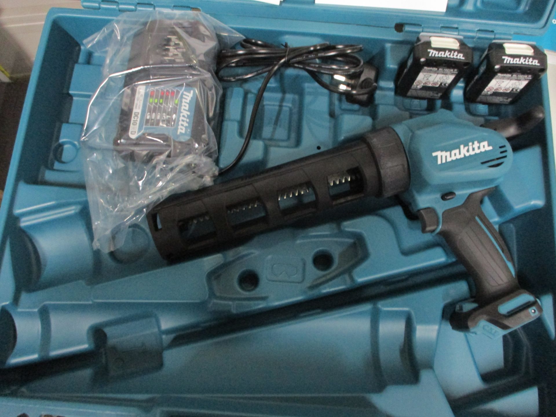 Makita CG100DWAEA 12V Cordless Caulking Gun Complete with (2) 12V Batteries & Charger (Unused) - Image 2 of 8