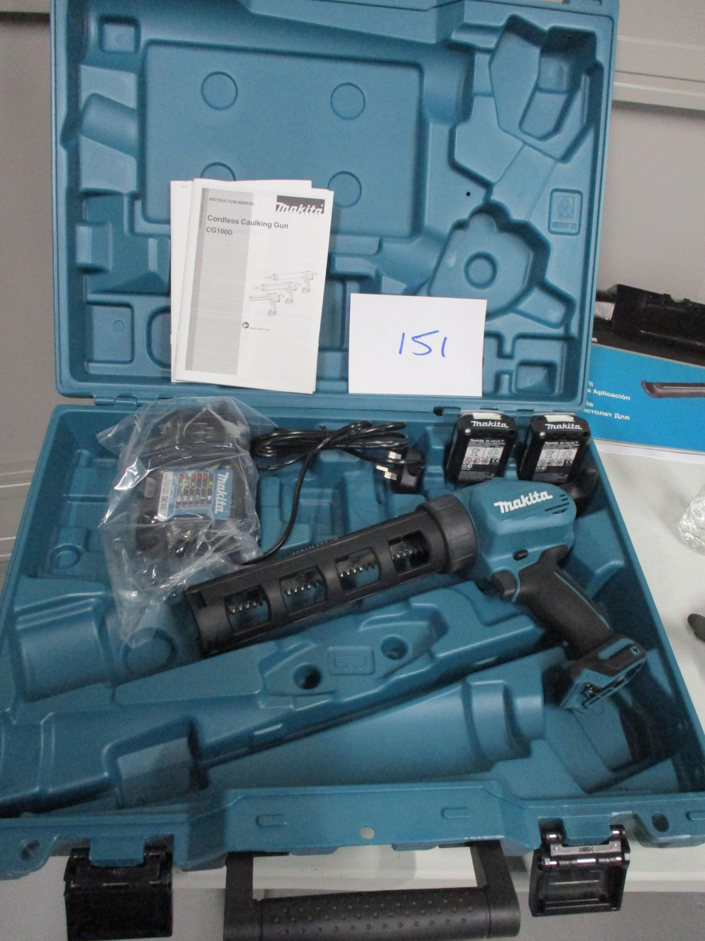 Makita CG100DWAEA 12V Cordless Caulking Gun Complete with (2) 12V Batteries & Charger (Unused)