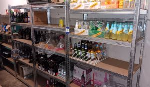 5 x bays boltless lightweight racking 900(w) x 400(d) x 1800(h) (excludes contents) – Located in