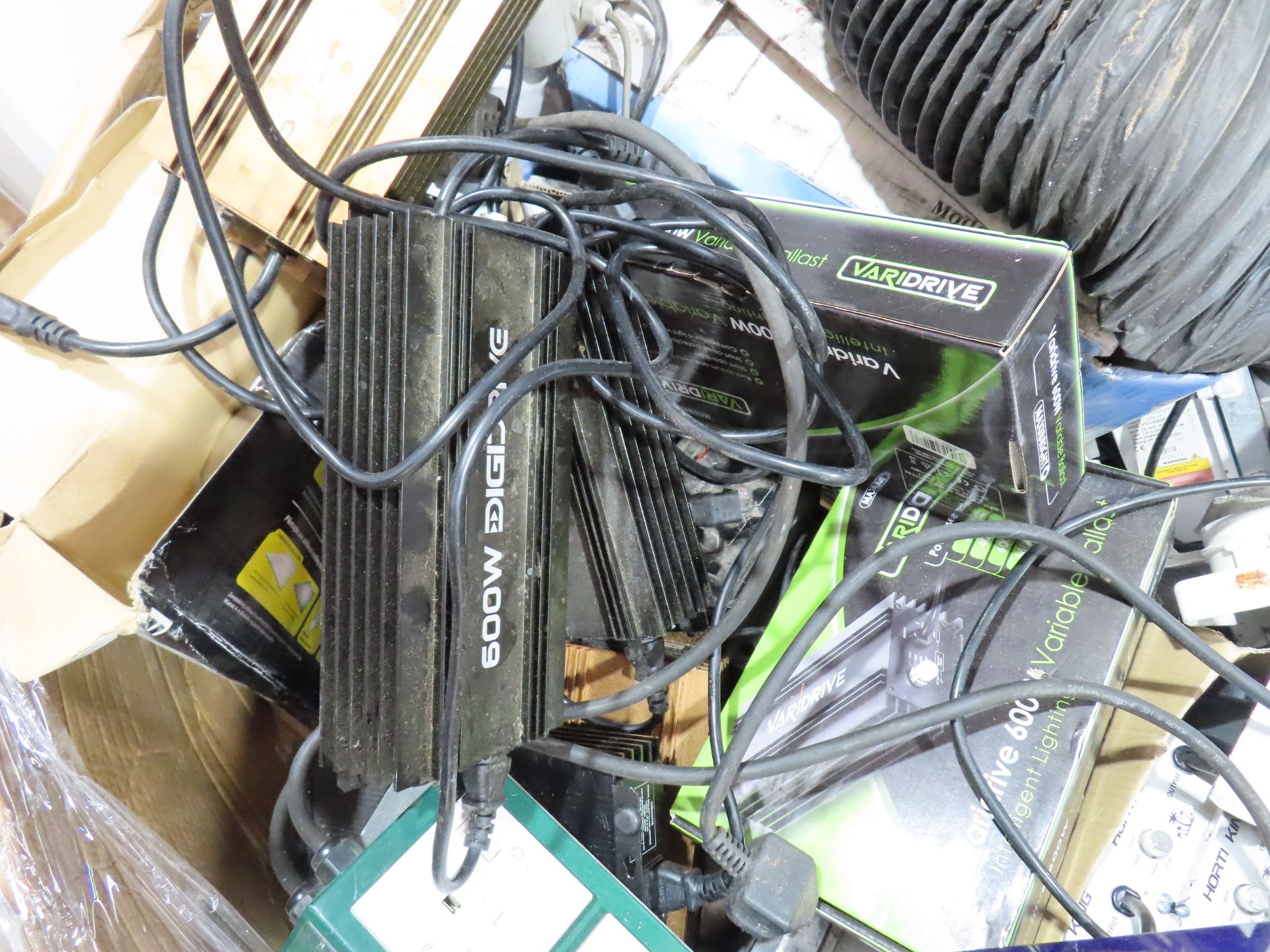 Pallet of timers and electrical lighting components - Image 4 of 16